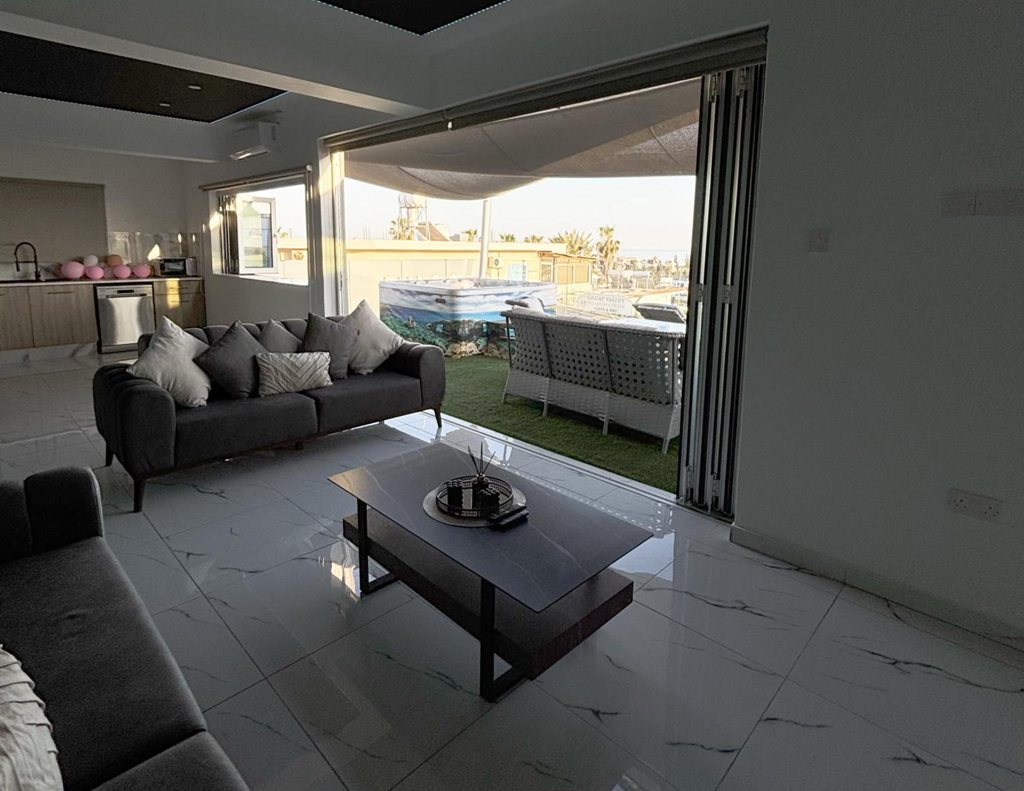 Sant Central Deluxe Apartments Ayia Napa Luaran gambar